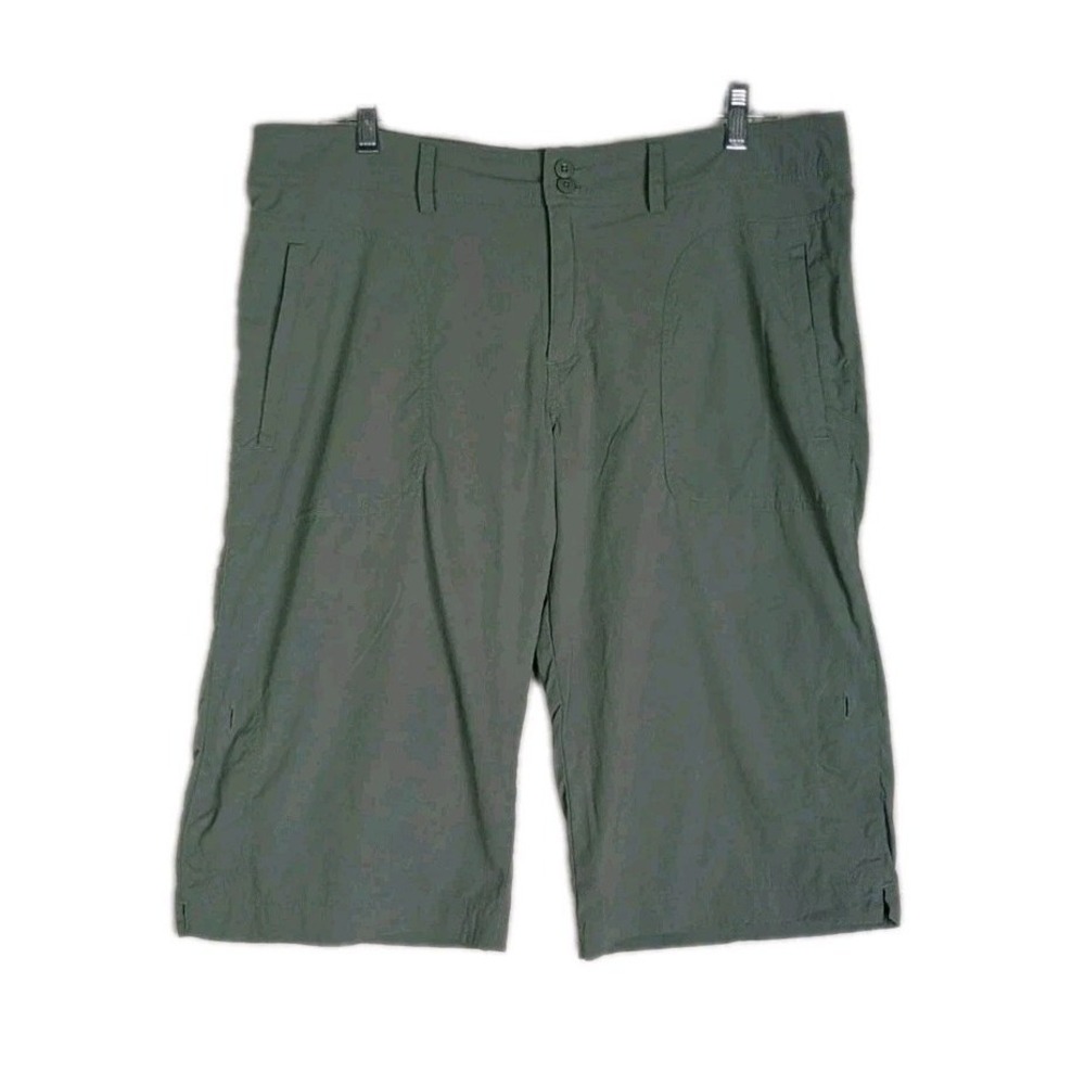 PATAGONIA SHORTS UP COUNTRY green Women's size 14 Pockets 14" Inseam roll Cuffs
